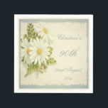 Chic Vintag Daisies 90th Birthday Serviettes Serviette<br><div class="desc">Elegante personalisierte / personalisierte Brauch Ninetieth / 90. Geburtstagsparty Serviettes florale daisy Servietten für Frauen. Schöne, romantische, Vintage Collage, schicke, blumengeschmückte antike Kunstillustrierung mit drei niedlichen offenen Blume in Weiß und Gelb mit einem Wirbel blauen und cremefarbenen Rahmen auf einem weichen pastellfarbenen Hintergrund. Diese sind stilvoll, elegant, trendig, glamourös, altmodisch,...</div>