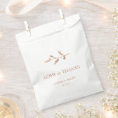 Chic Watercolor Foliage Couple Wedding Geschenktütchen (Ausgeschnitten)