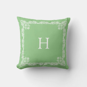 Chic Weißer Spitzenvektor & Monogramm auf Hellgrün Kissen