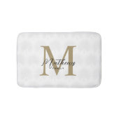 Chic White and Gold Anahaw Leaf Script Monogram Badematte (Vorderseite)