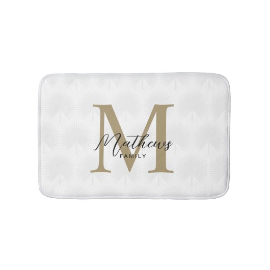 Chic White and Gold Anahaw Leaf Script Monogram Badematte (Vorderseite)