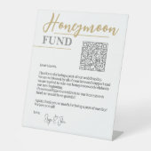 Chic White and Gold Elegante QR Code Honeymoon Fun Sockelschild (Vorderseite)