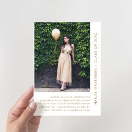 Chic White and Gold Two Foto Graduation Party Einladung