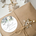 Chic White Dusky Green Merriest Weihnachtsfolien Runder Aufkleber<br><div class="desc">Wenn Sie weitere Anpassungen benötigen,  schreiben Sie mir bitte an yellowfebstudio@gmail.com.</div>
