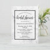 Chic White & Gray Marble Bridal Dusche Einladung (Stehend Vorderseite)