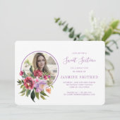 Chic White Lila Floral Themed Foto Sweet 16 Einladung (Stehend Vorderseite)