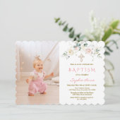 Chic White Pink Floral Gold Girl Foto Taufe Einladung (Stehend Vorderseite)