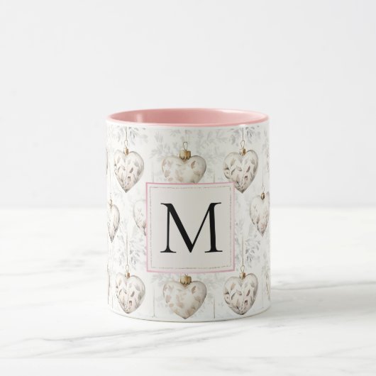 Chic White Pink Heart Ornaments Monogram Tasse (Zentrum)