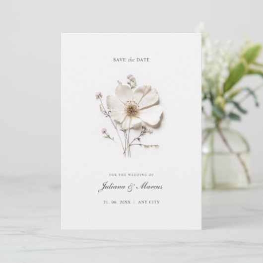 Chic White Pressed Blume Save The Date (Stehend Vorderseite)