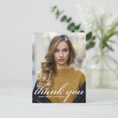 Chic White Script 2024 Abschluss Foto Vielen Dank Postkarte (Stehend Vorderseite)