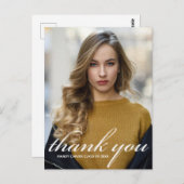Chic White Script 2024 Abschluss Foto Vielen Dank Postkarte (Vorne/Hinten)