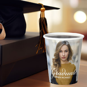Chic White Script Overlay Graduate Foto Party Pappbecher