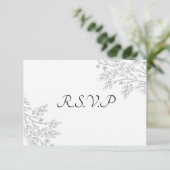 Chic White Silver Foil Floral RSVP Card Einladung (Stehend Vorderseite)