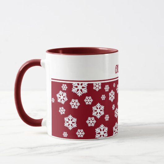 Chic White Snowflakes Nordic Pattern auf Dunkelrot Tasse (Links)