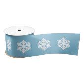 Chic White Snowflakes Nordic Pattern auf Light Blu Satinband (Spule)