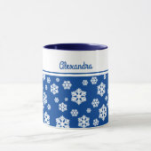 Chic White Snowflakes Nordic Pattern auf Navy Blue Tasse (Zentrum)