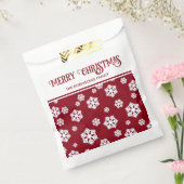 Chic White Snowflakes Nordic Pattern on Dark Red C Geschenktütchen (Versiegelt)
