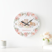 Chic Woodland Tiere Pastell Blush Floral Gold Große Wanduhr (Zuhause)