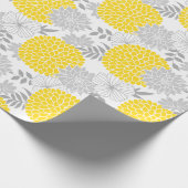Chic Yellow and Gray Floral Pattern Geschenkpapier (Ecke)