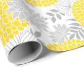 Chic Yellow and Gray Floral Pattern Geschenkpapier (Rolleneckpunkt)
