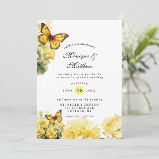 Chic Yellow Hydrangea Butterfly Wedding Einladung (Stehend Vorderseite)