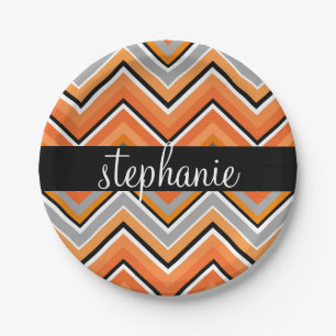 Chic Zickzack Muster Schwarz Grau Orange mit Name Pappteller