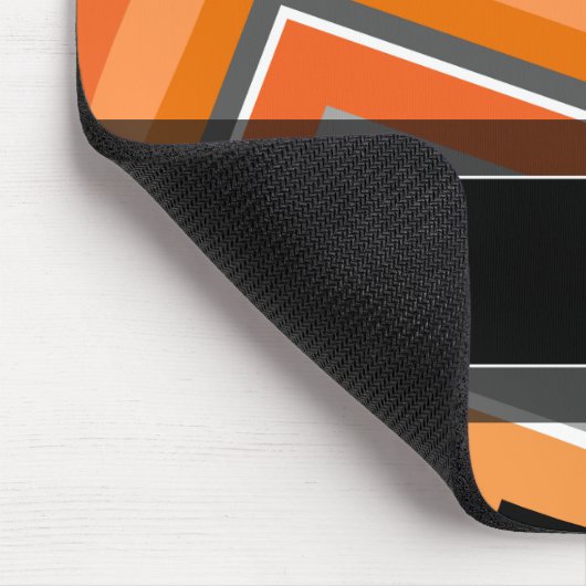 Chic Zickzack Pattern Black Gray Orange Monogram Mousepad (Ecke)
