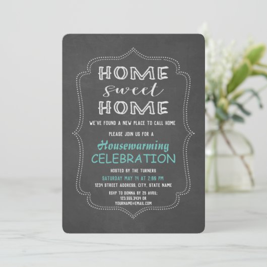 Chic Zuhause Sweet Zuhause Chalk Housewarming Part Einladung (Stehend Vorderseite)