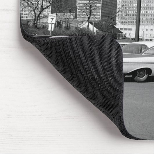 Chicago 1964 Skyline und schöne Tailfin Cars Mousepad (Ecke)
