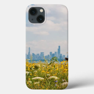 Chicago as seen from Montrose Harbor's bird iPhone 13 Hülle