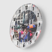 Chicago IL - Regentag auf E Wacker Drive Große Wanduhr (Winkel)