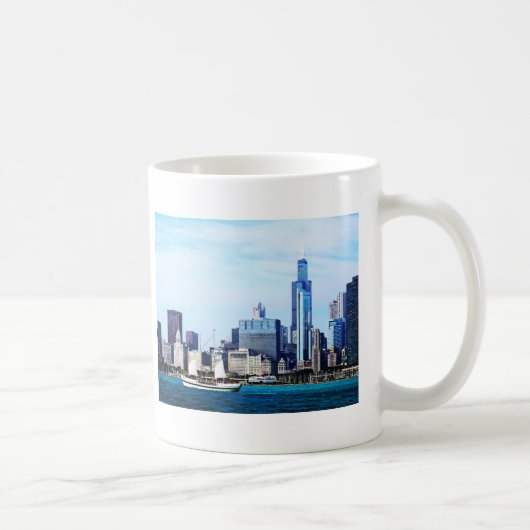 Chicago IL - Schooner gegen Chicago Skyline Kaffeetasse (Rechts)