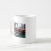 Chicago IL - Wassertaxi unter Columbus Dr. Bridge Kaffeetasse (Vorderseite Links)