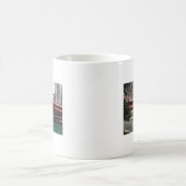 Chicago IL - Wassertaxi unter Columbus Dr. Bridge Kaffeetasse (Mittel)