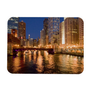 Chicago, Illinois, Skyline und Chicago River mit 2 Magnet
