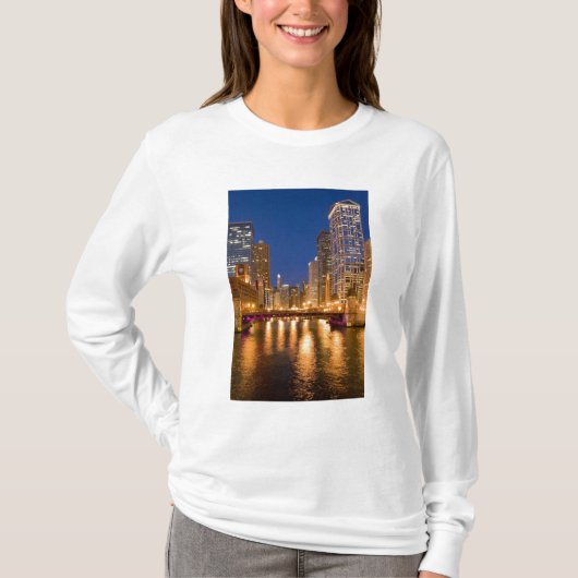 Chicago, Illinois, Skyline und Chicago River T-Shirt (Vorderseite)