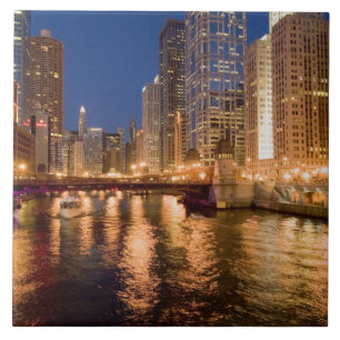 Chicago, Illinois, Skyline und Chicago River um 2 Fliese