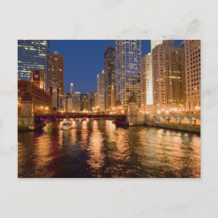 Chicago, Illinois, Skyline und Chicago River um 2 Postkarte