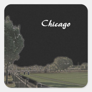 Chicago Park Blackned Skies Quadratischer Aufkleber