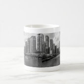 Chicago River und Trump Tower Grayscale Coffee Tas Kaffeetasse (Mittel)