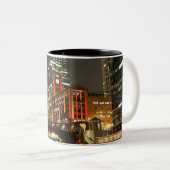 Chicago Skyline bei Nacht Zweifarbige Tasse (VorderseiteRechts)