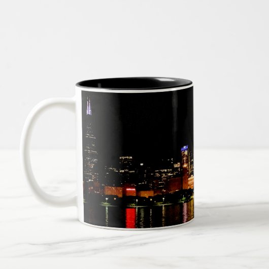Chicago Skyline bei Night Two Tone Coffee Tasse (Links)