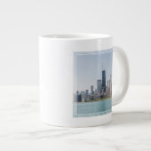 Chicago Skyline mit Lake Michigan Jumbo-Tasse (Vorderseite Rechts)