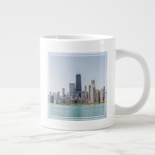 Chicago Skyline mit Lake Michigan Jumbo-Tasse (Rechts)