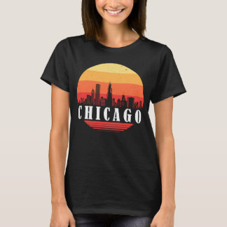 Chicago Skyline Sunset in Retro Vintag Style T-Shirt