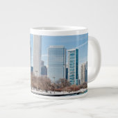 Chicago-Skyline über gefrorenem Michigansee Jumbo-Tasse (Vorderseite Rechts)