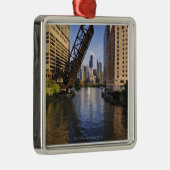 Chicago-Skyline von der Kinzie St.-Brücke Ornament Aus Metall (Rechts)