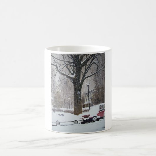 Chicago-Straßen auf einer WintertagesTasse Kaffeetasse (Mittel)