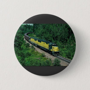 Chicago und nordwestliche EMD Nr. 8028 mit Erz tra Button