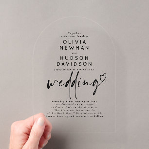 Chice moderne minimalistische Herz-Typografie-Hoch Acryleinladungen